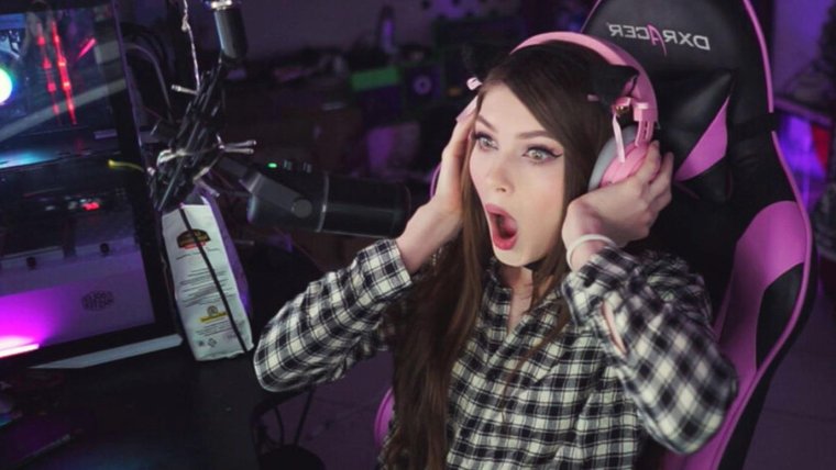 Карина стримерша