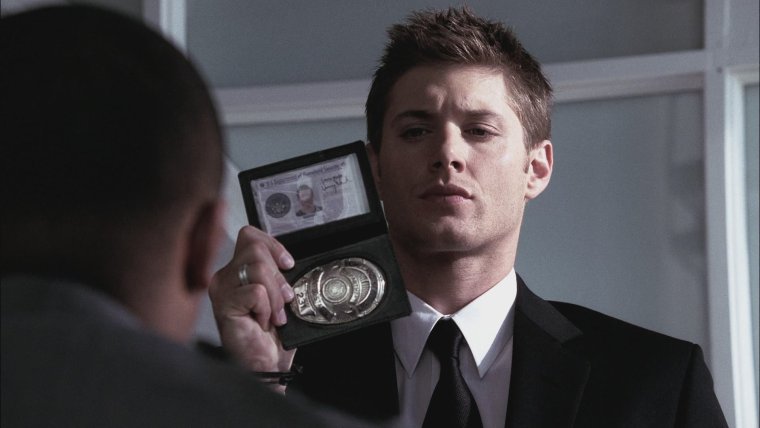 Дин Винчестер FBI