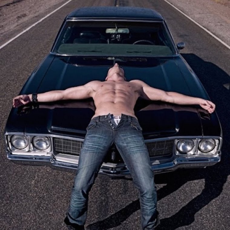 Дин Винчестер и Импала