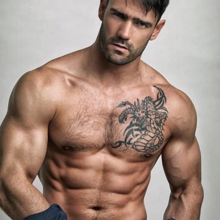 Красивое тело мужчины