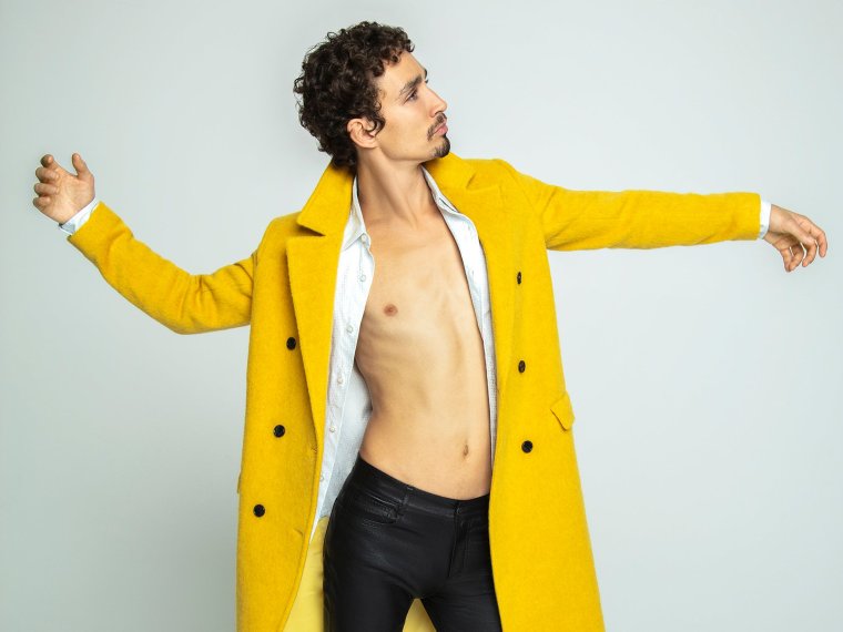 Robert Sheehan