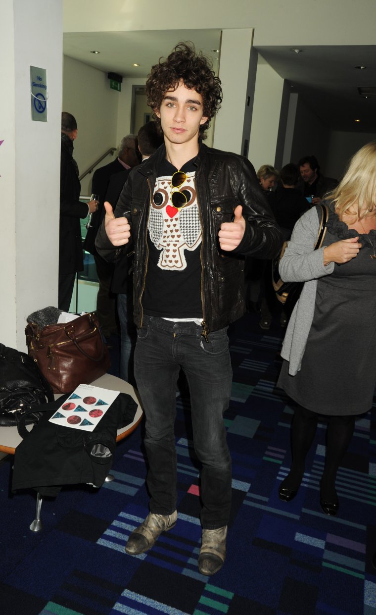 Роберт Шиэн с девушкой