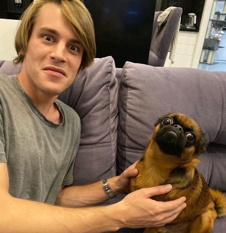 Ваня Янковский подведены глаза