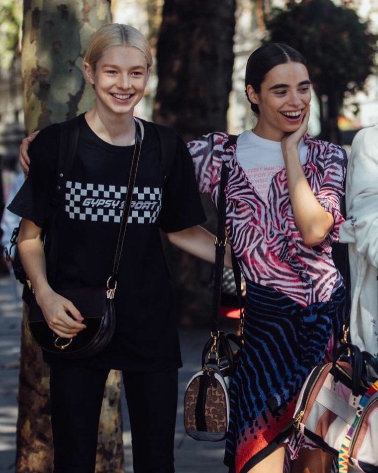 Хантер Шаффер и ее девушка