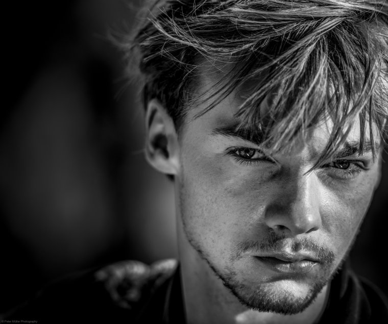 Ривер Феникс профиль