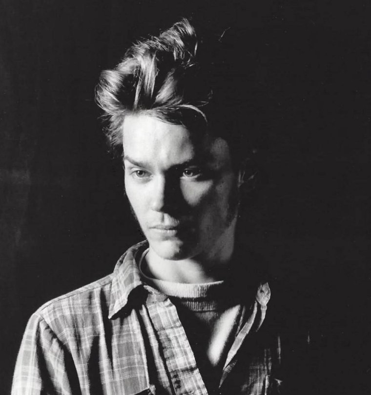 Ривер Феникс молодой