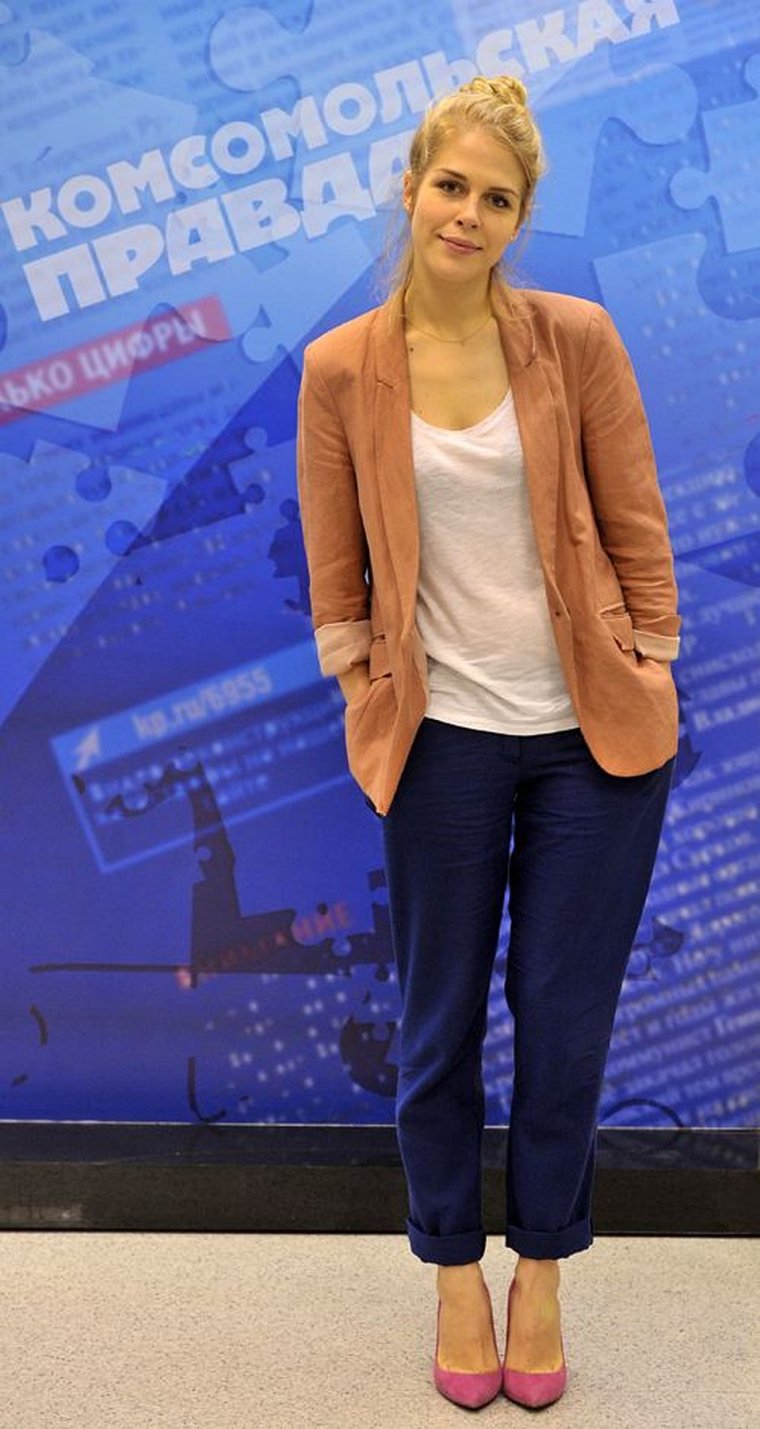 Маруся Зыкова в джинсах