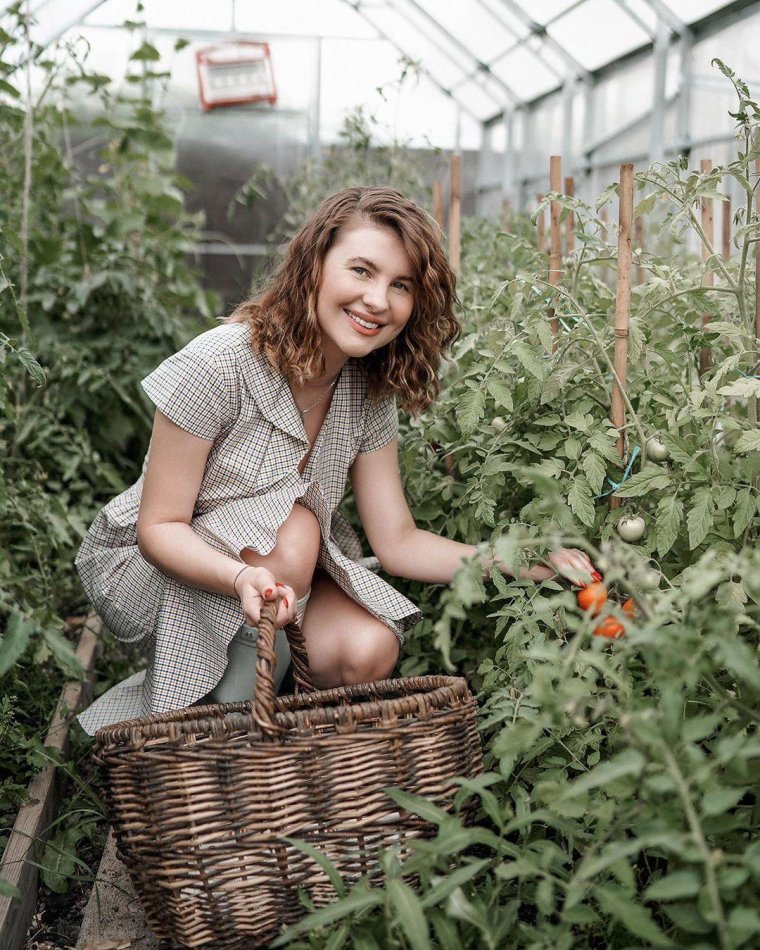 Аня Цуканова