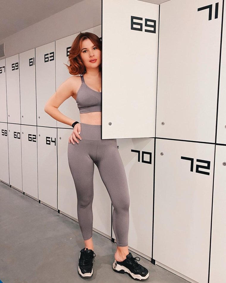 Анна Цукова кот в Нижнем белье