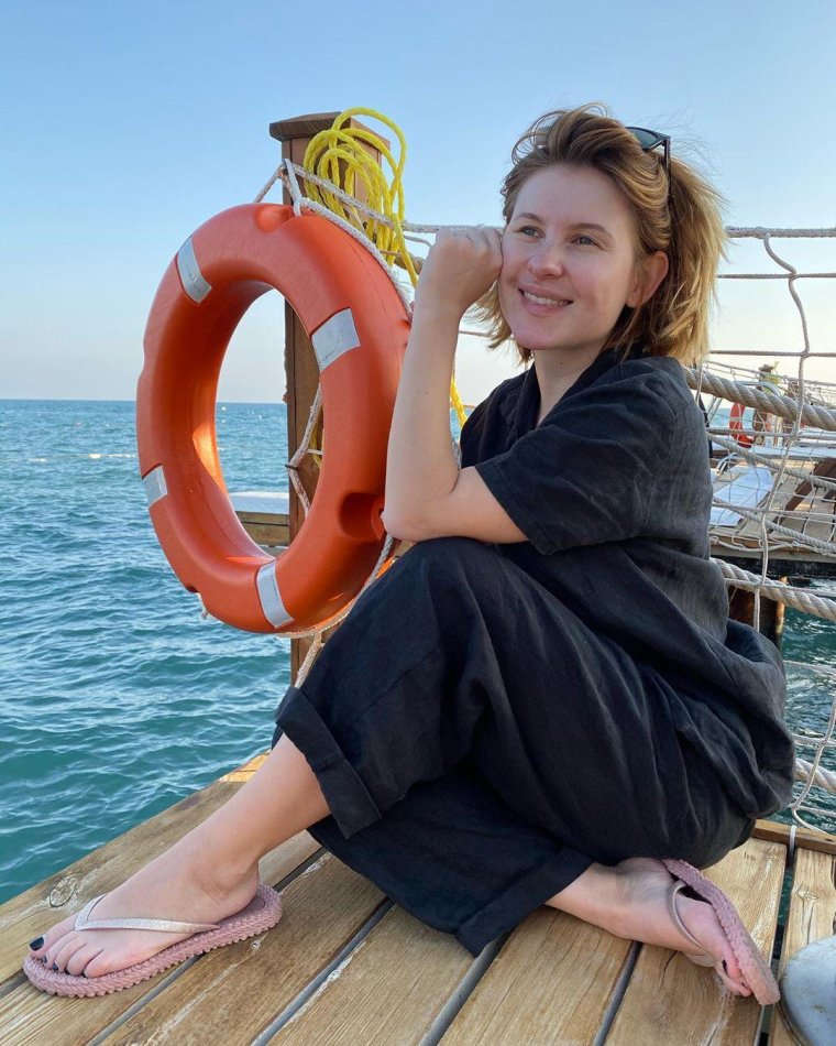 Анна Цуканова-Котт ноги