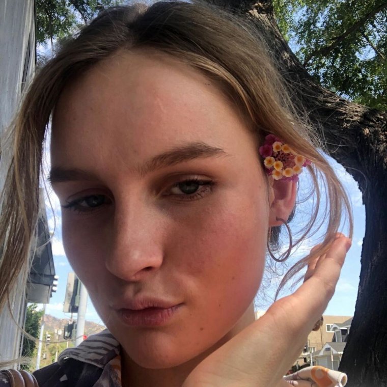 Оливия ДЕДЖОНГ Элвис