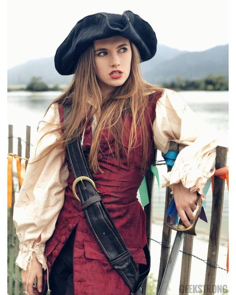 Элизабет Свон актриса