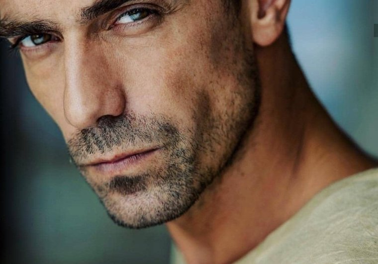 Актер Ибрагим Челиккол