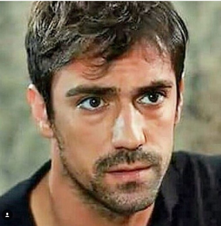 Ибрагим Челиккол цвет глаз