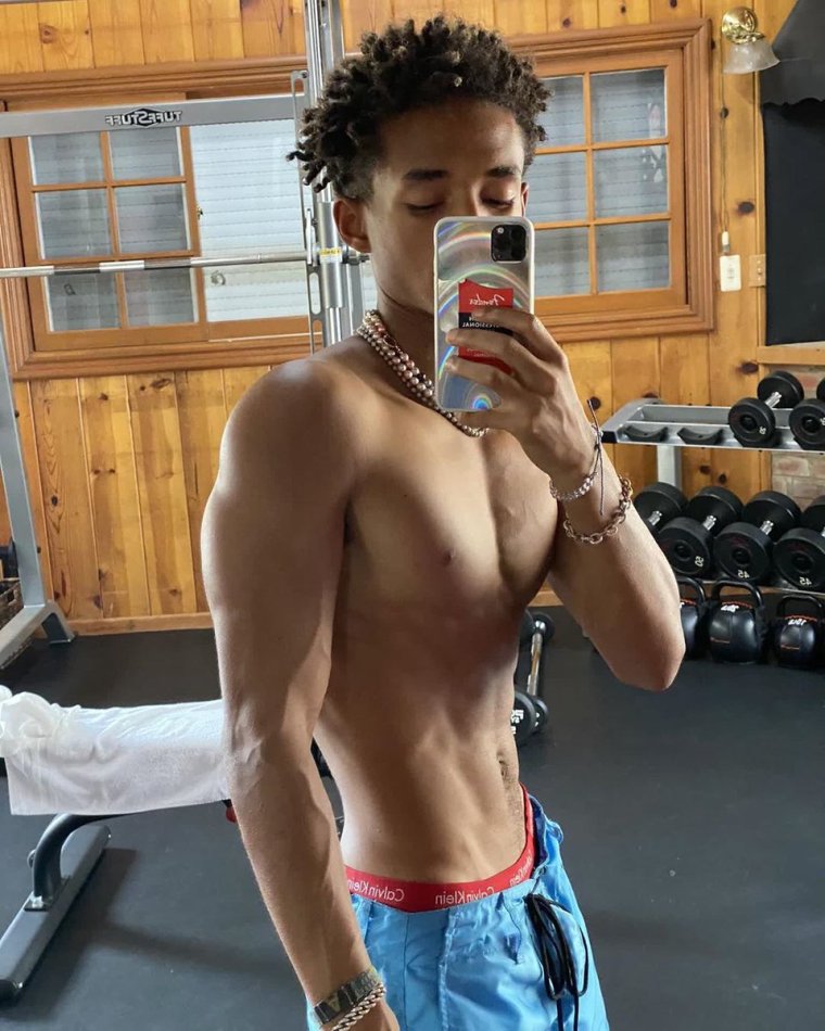 Джейден Смит 2022 торс