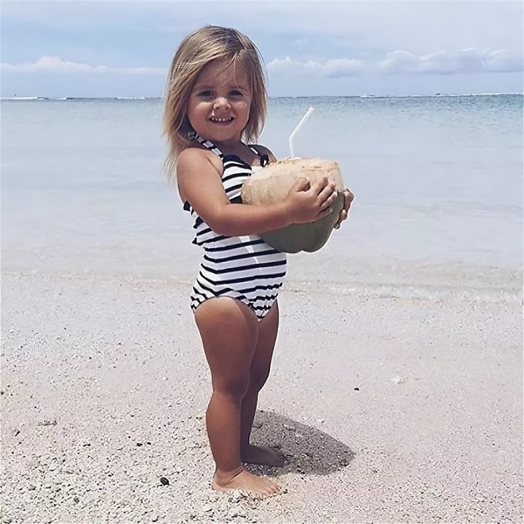 Дети звезд на пляже