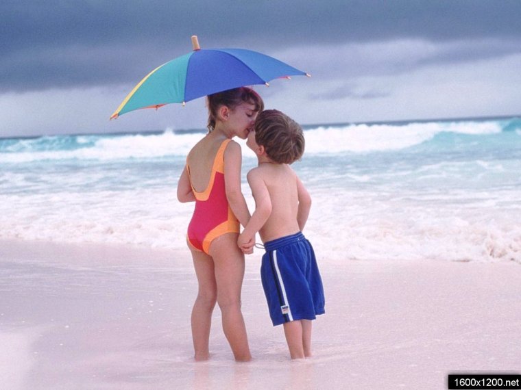 Дети на море