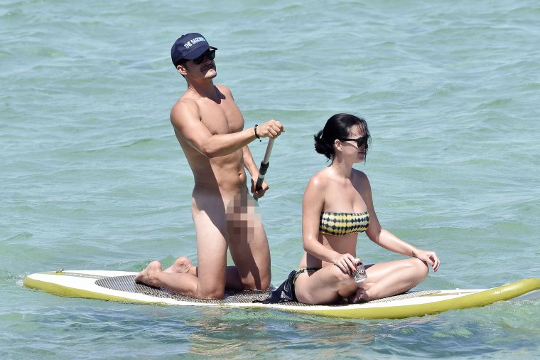 Орландо Блум и Кэти Перри на пляже