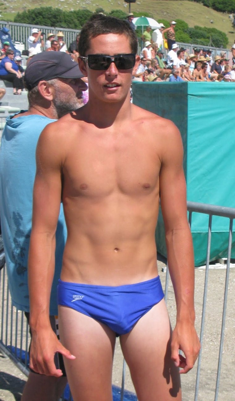 Спидо бойс bulge встал