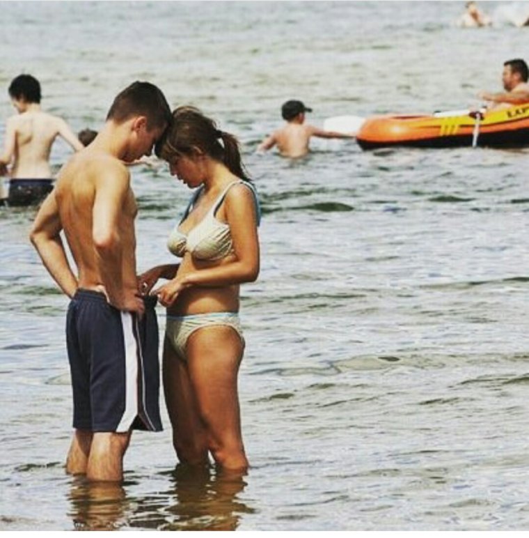 Встал на пляже