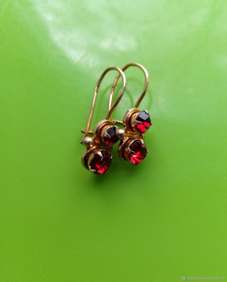 Старинные серьги с камнями