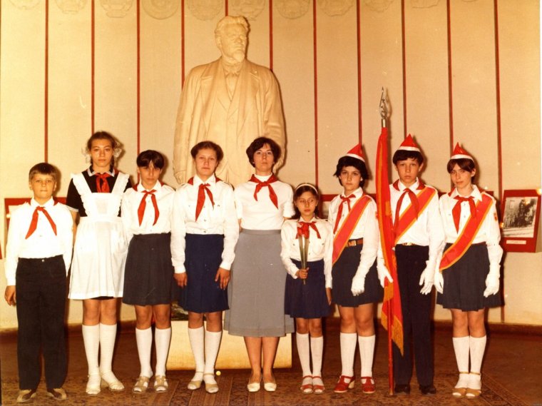 Октябрята пионеры