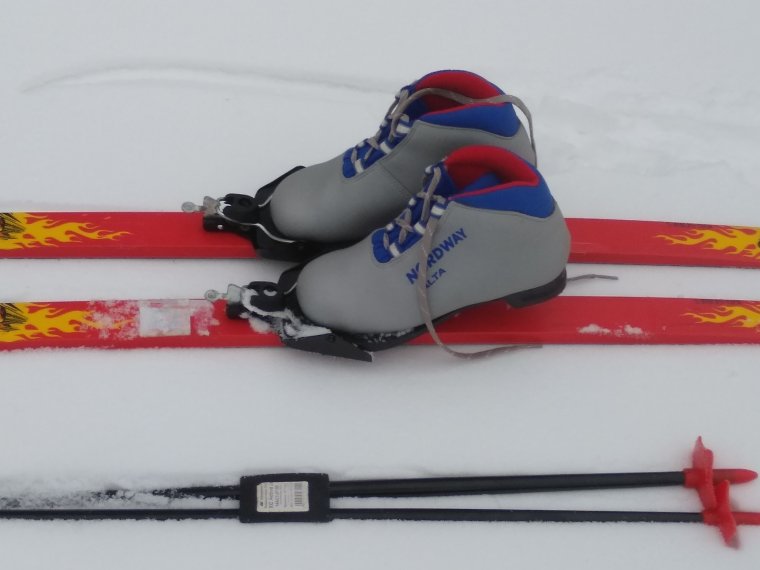 Лыжи ботинки палки Декатлон