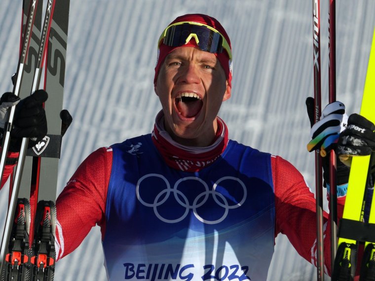 Александр Большунов лыжные гонки золото