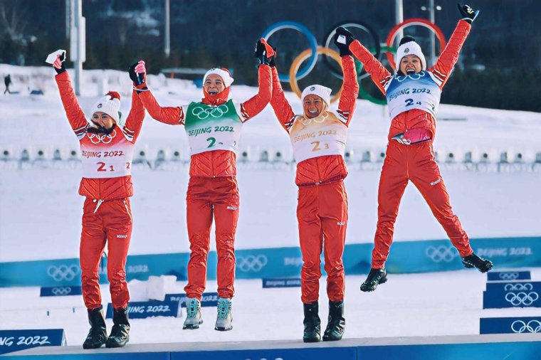 Сборная российских лыжниц чемпионок олимпиады 2022