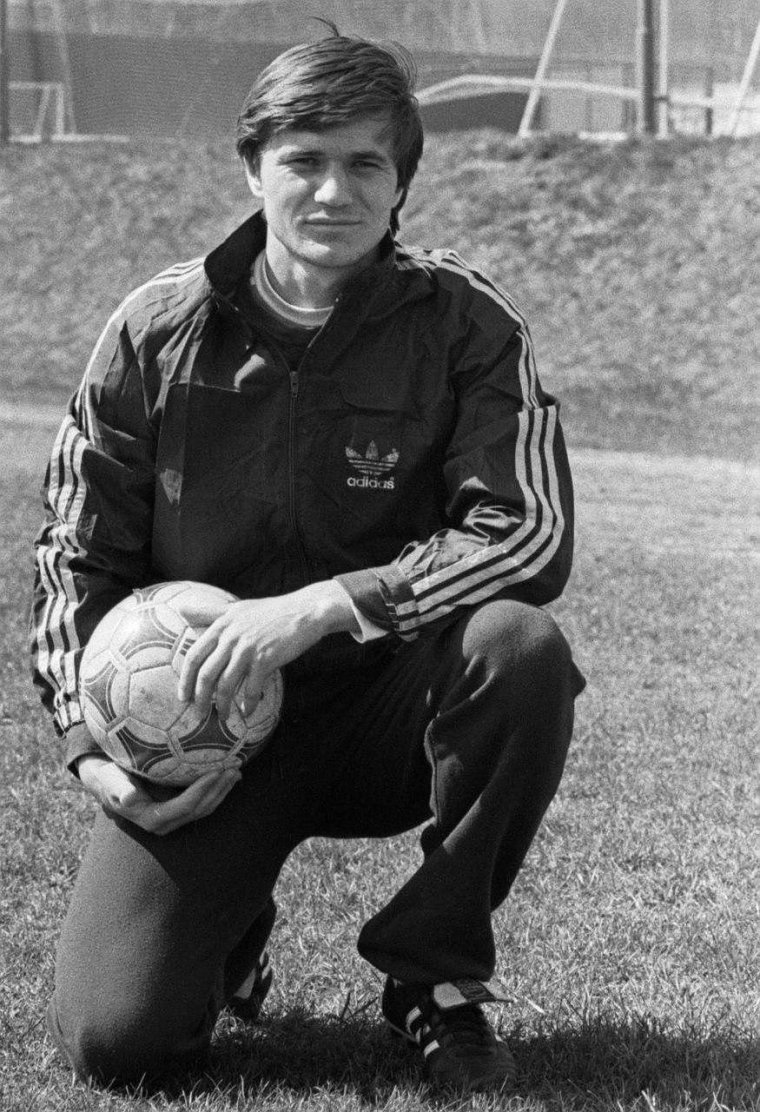 Заваров Александр футболист