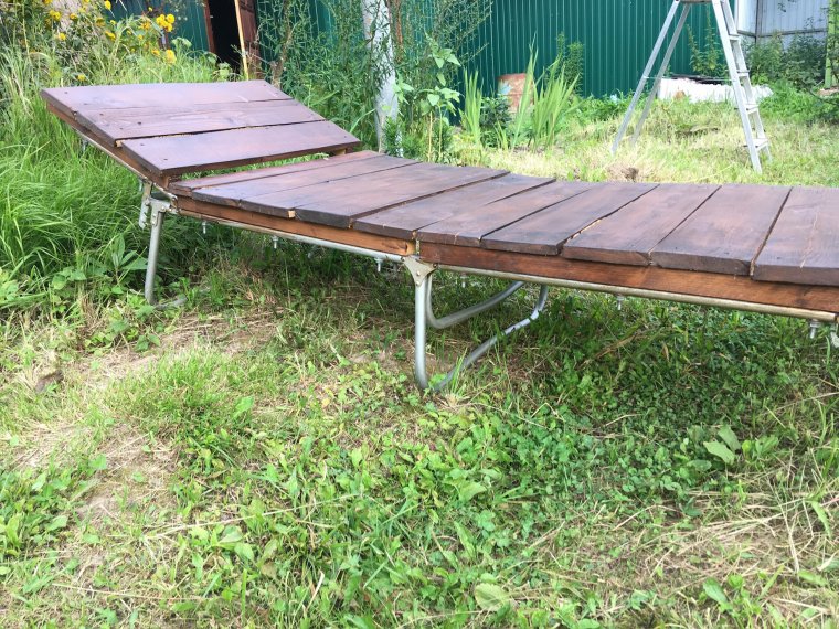Лежак из старой раскладушки