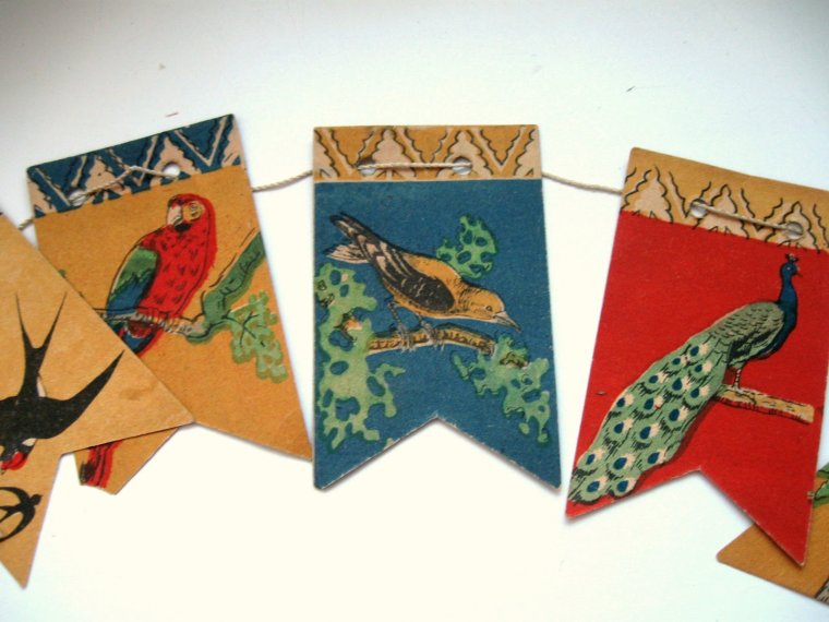 Старинные новогодние флажки на елку