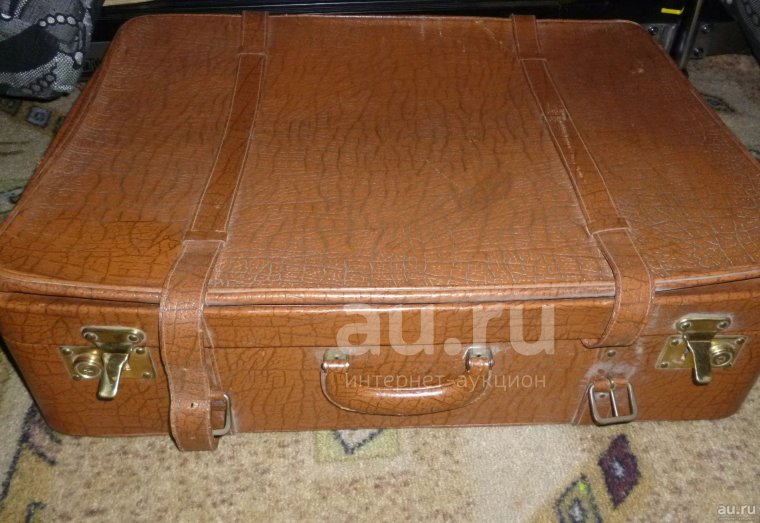 Советский чемодан на молнии