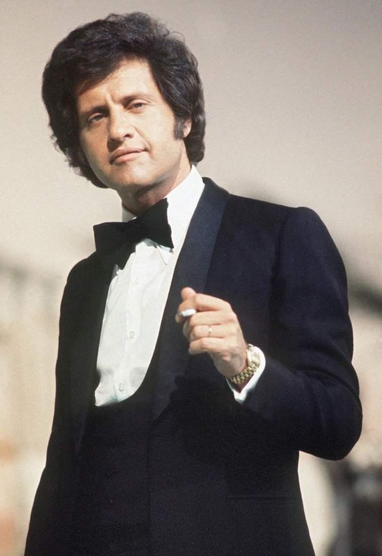 Французский певец Джо Дассен