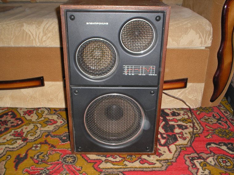 Старая колонка музыкальная