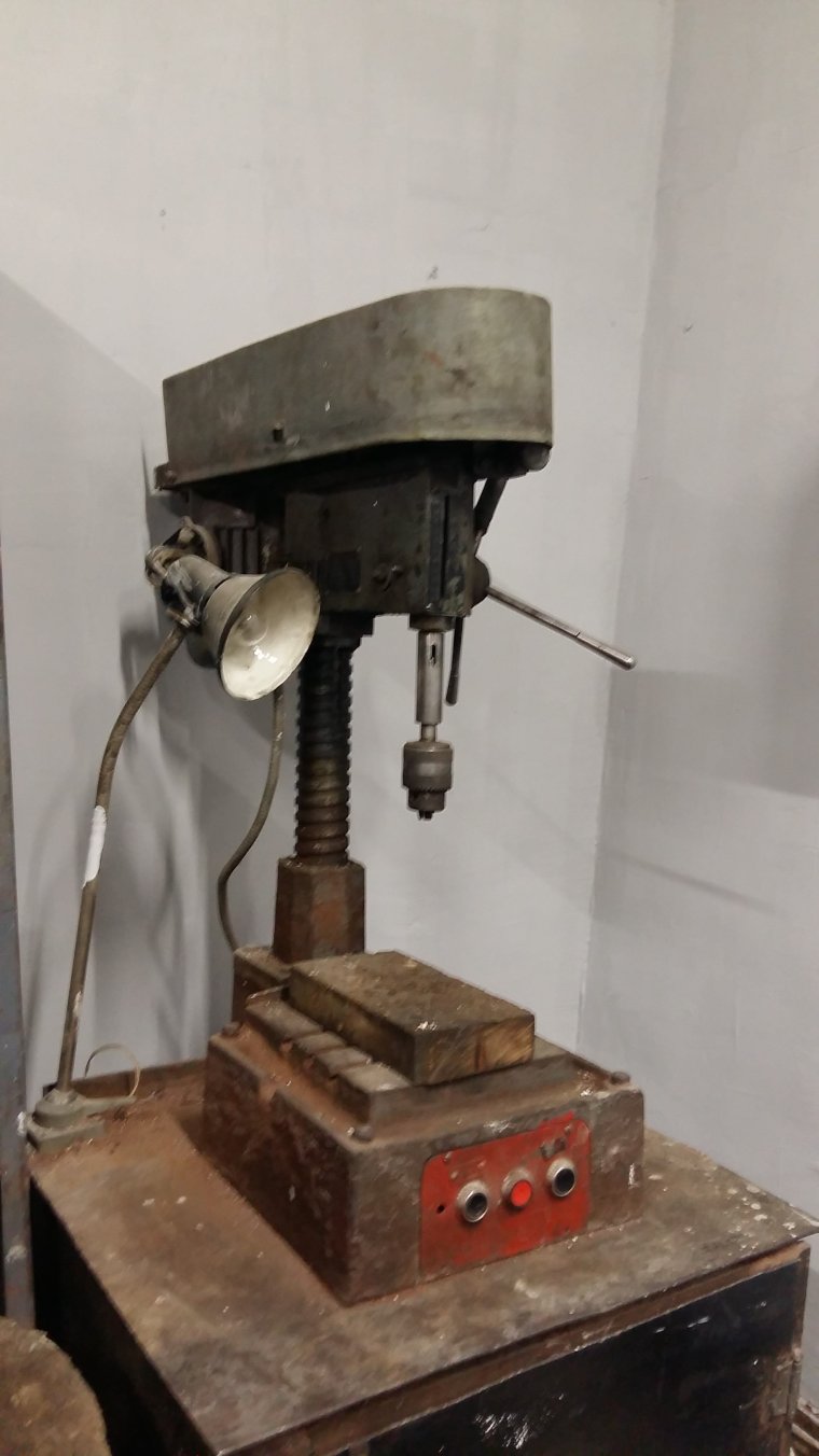 Сверлильный станок СССР 2м112