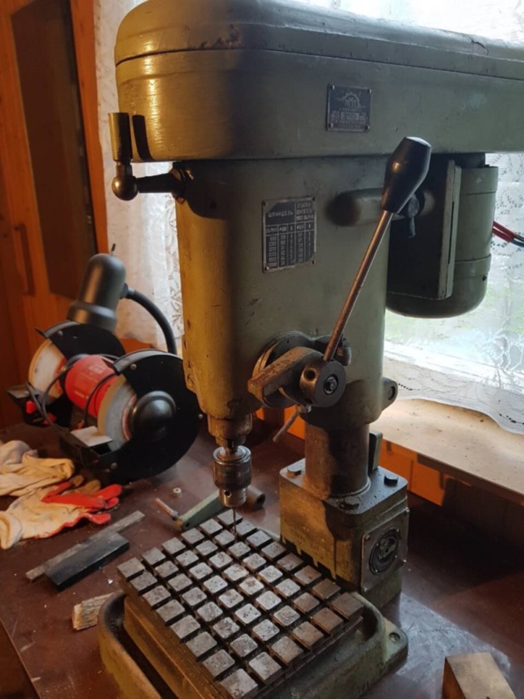 Высокоточный сверлильный станок СССР