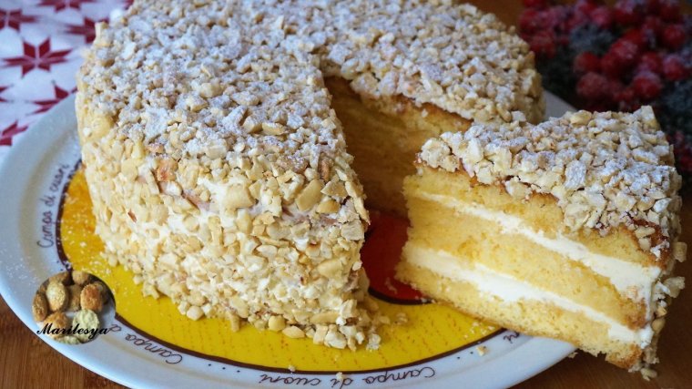 Торт подарочный с орехами