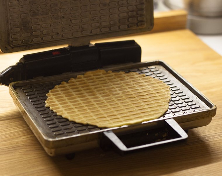 Вафельница для тонких вафель
