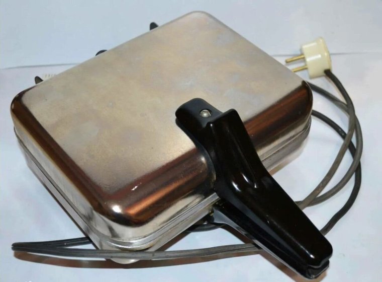 Советская электровафельница