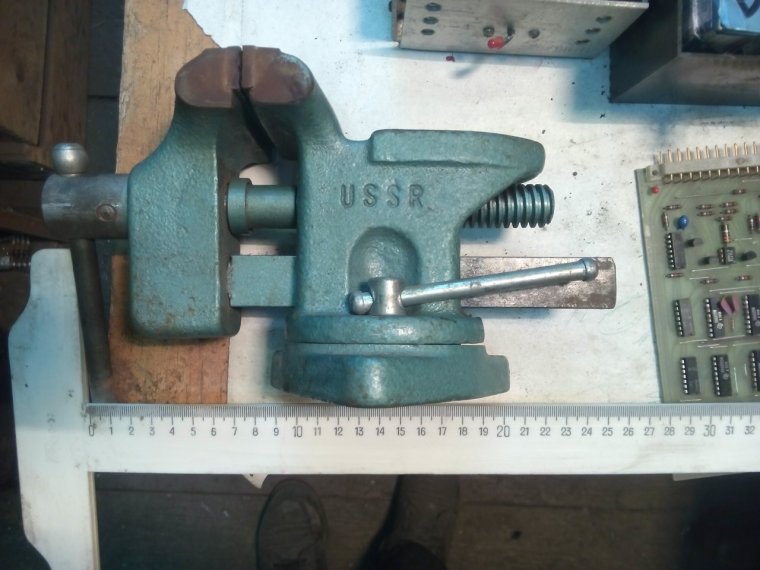 Тиски слесарные 80 мм