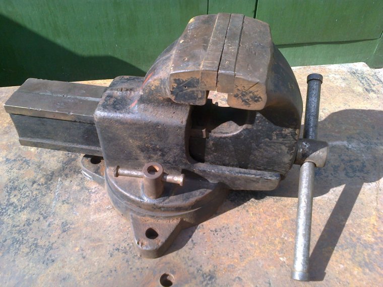 Тиски поворотные 100 мм БМ т99100