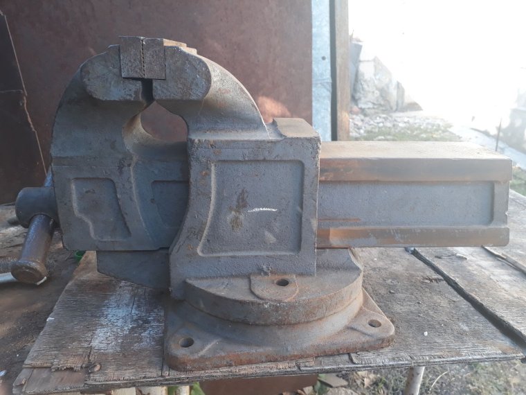 Тиски слесарные СССР