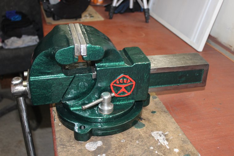 Тиски слесарные КМЗ 1974г