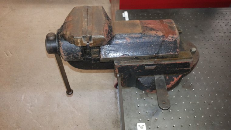 Тиски слесарные т 120 ласточкин хвост