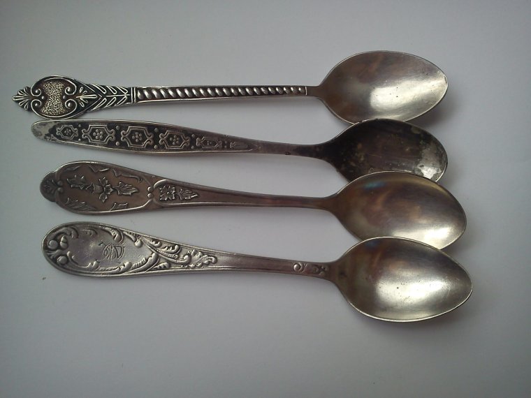 Старинные серебряные ложки
