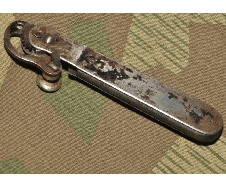 Приспособление для открывания консервных банок-вермахта