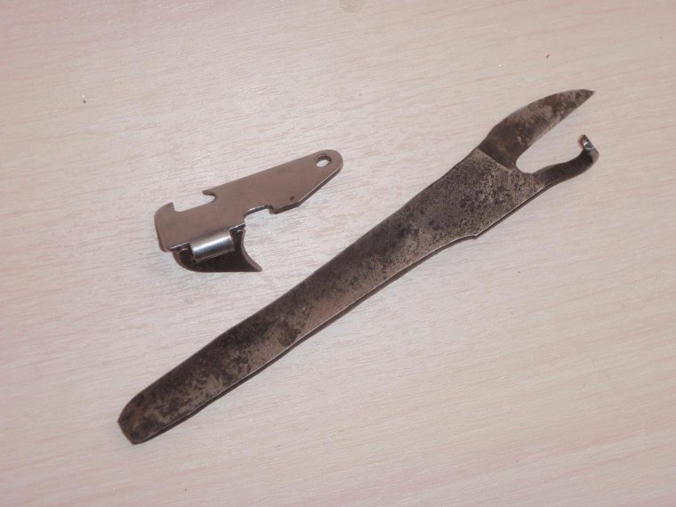 Советская армейская открывашка