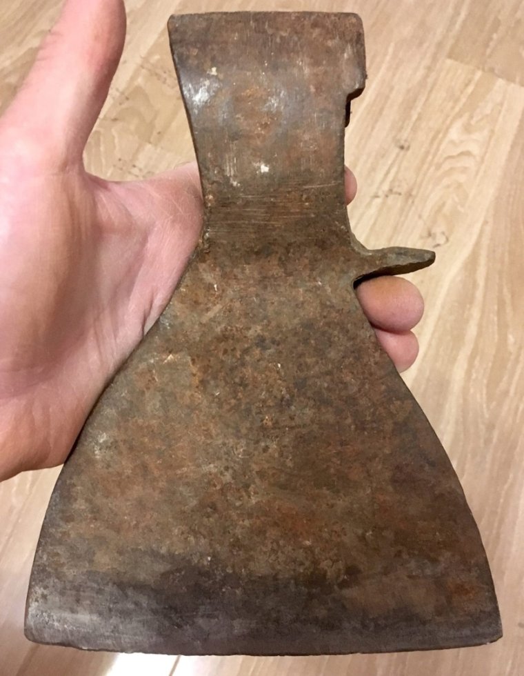 Антикварные топоры