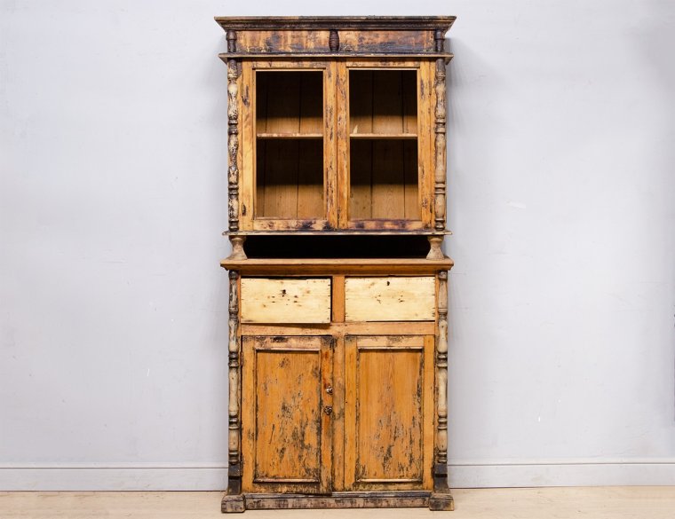 Старинный буфет